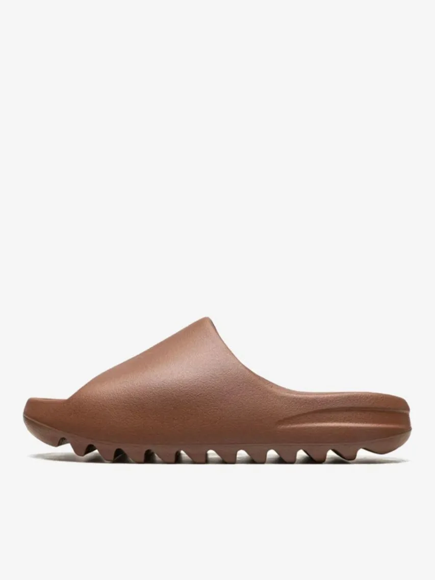 Adidas Yeezy Badeschlappen  Braun Dunkel