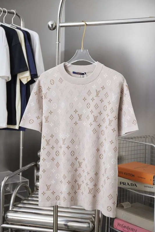 Lv T shirt Louis Vuttion Monogram Beige Sfumata