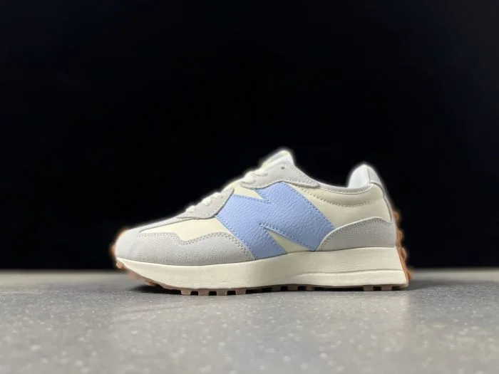 New Balance 327
