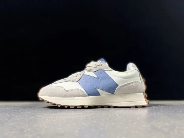 New Balance 327