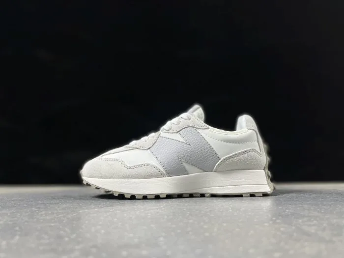 New Balance 327