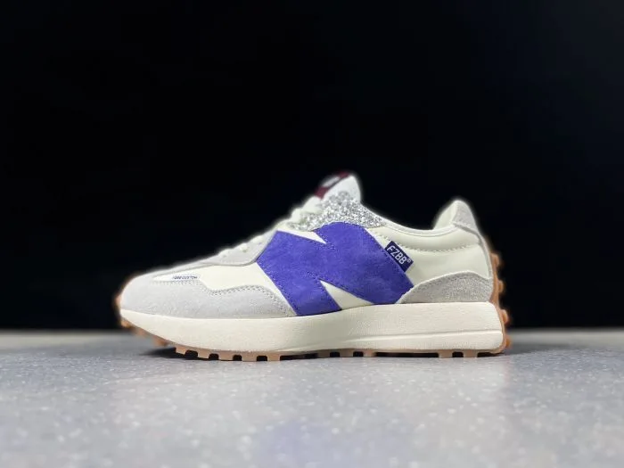 New Balance 327