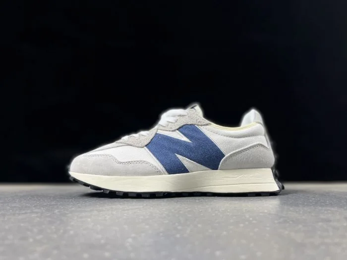 New Balance 327