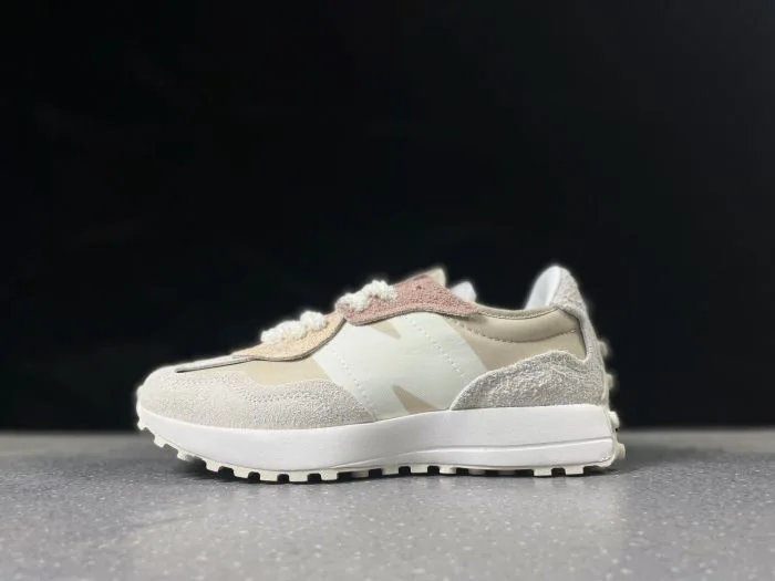 New Balance 327
