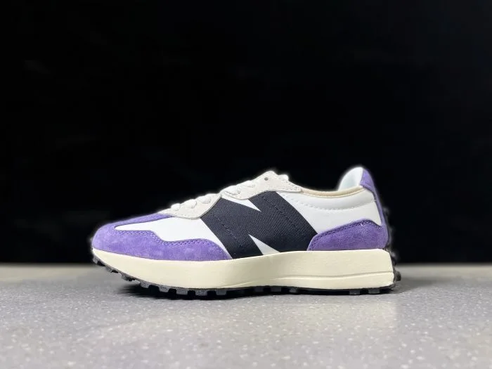 New Balance 327
