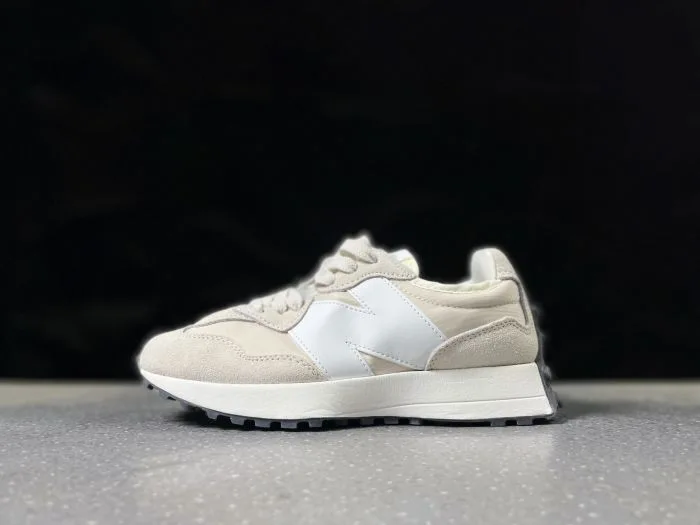 New Balance 327