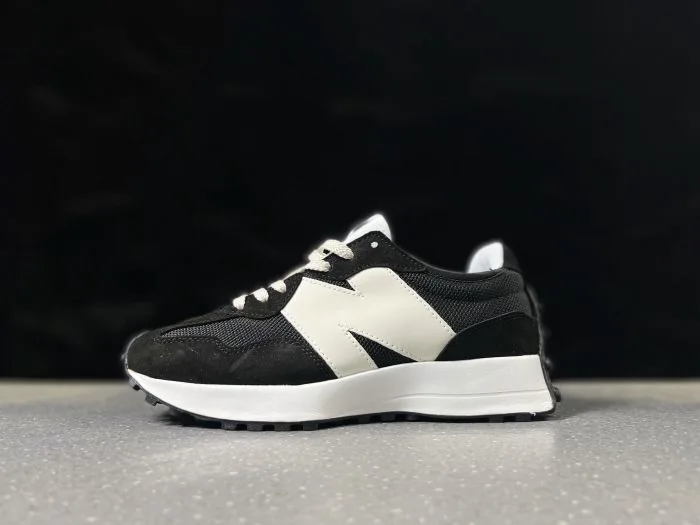 New Balance 327