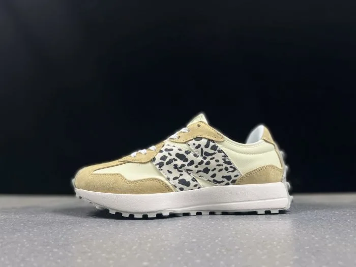 New Balance 327