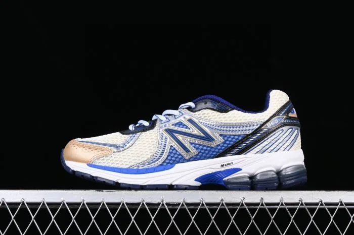 New Balance 860