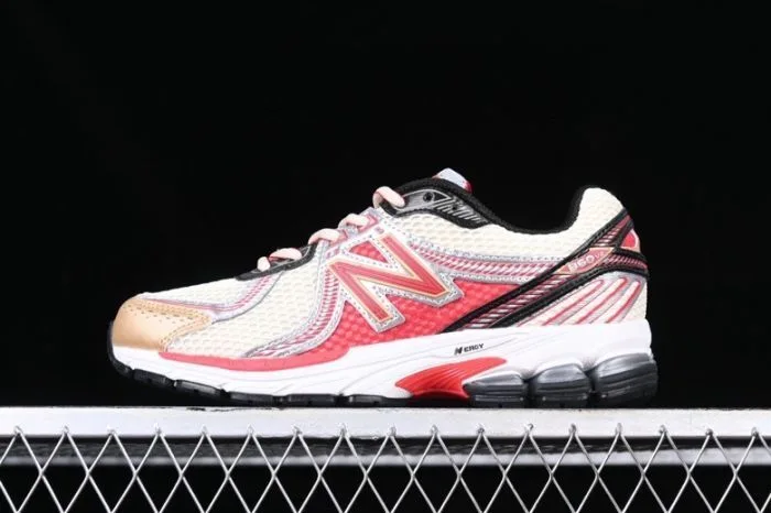 New Balance 860