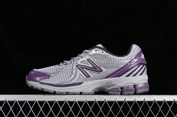 New Balance 860