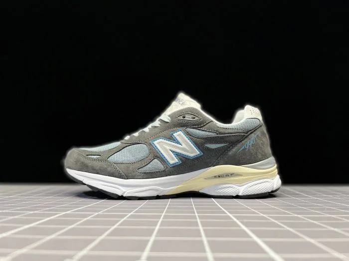New Balance 990