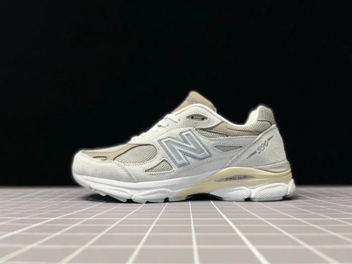 New Balance 990