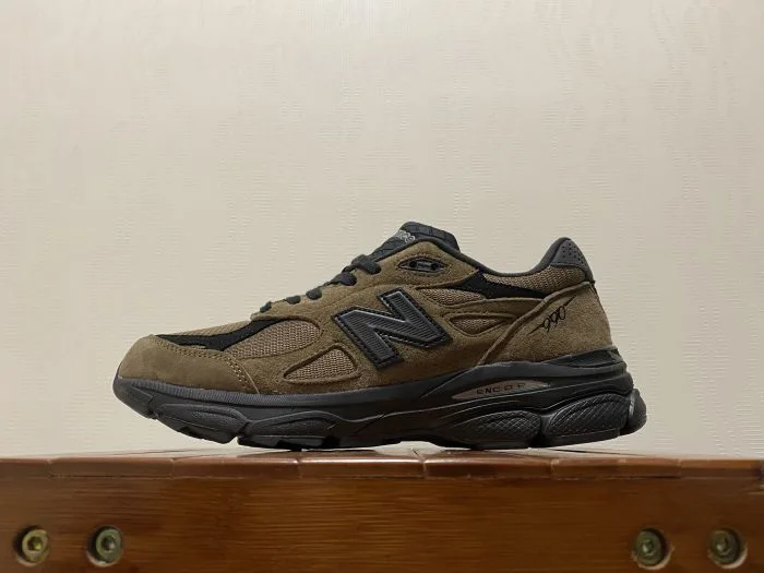 New Balance 990