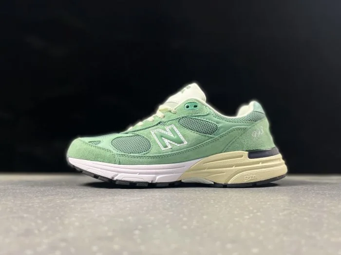 New Balance 993