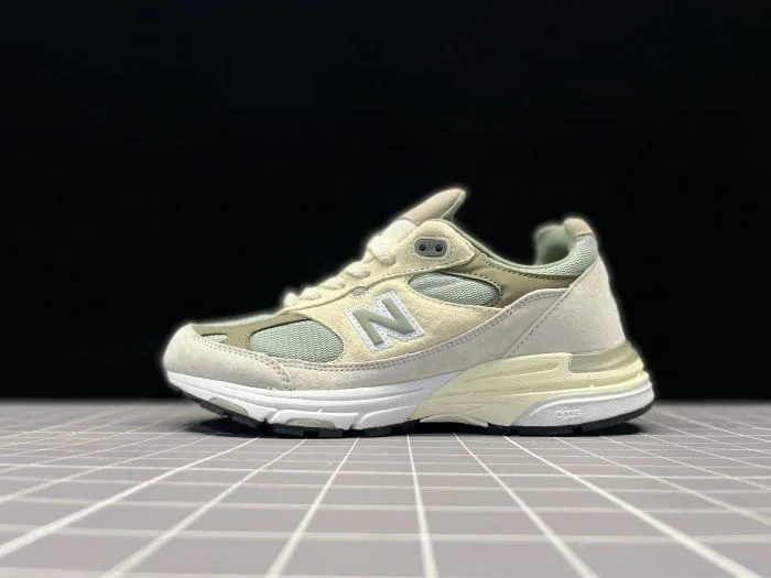 New Balance 993