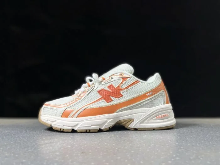 New Balance 740