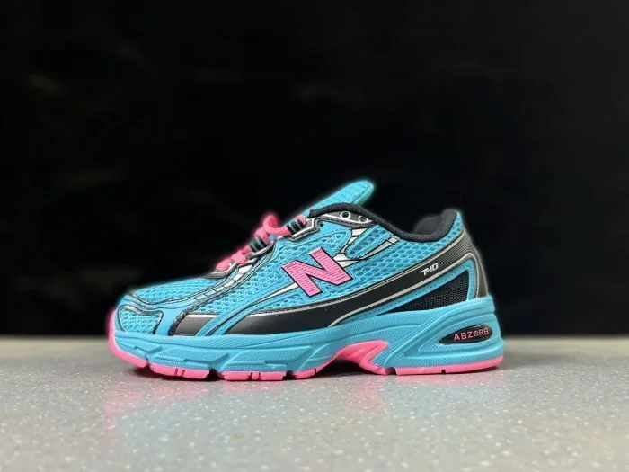 New Balance 740