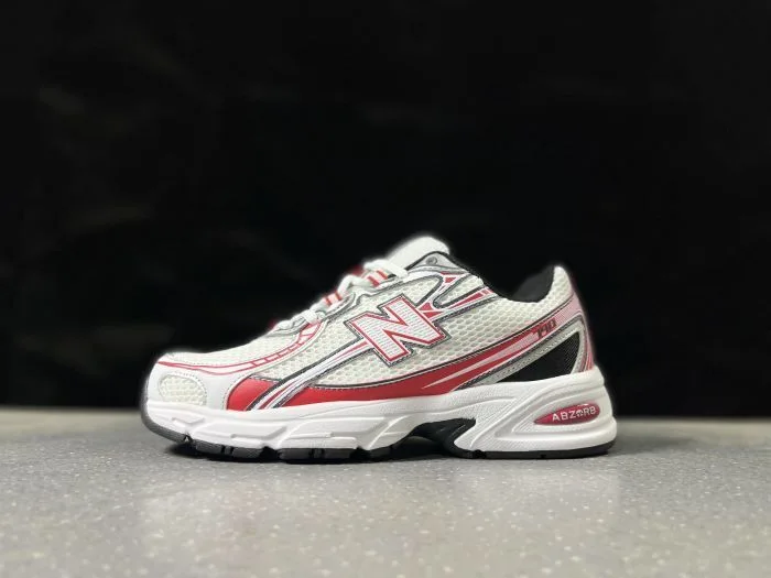New Balance 740