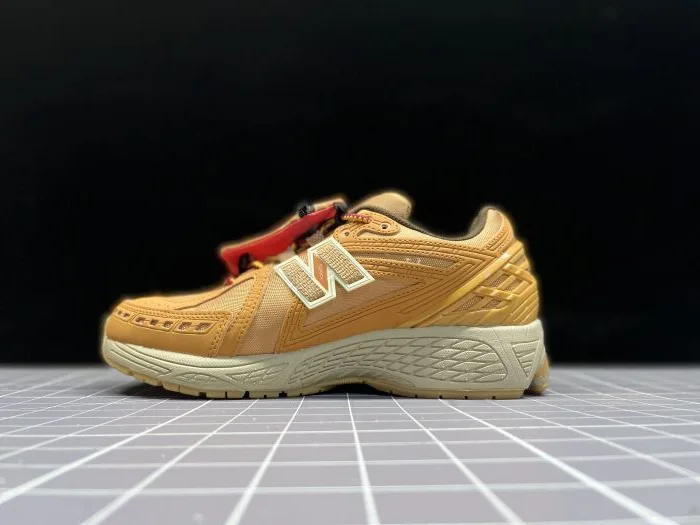 New Balance 1906R