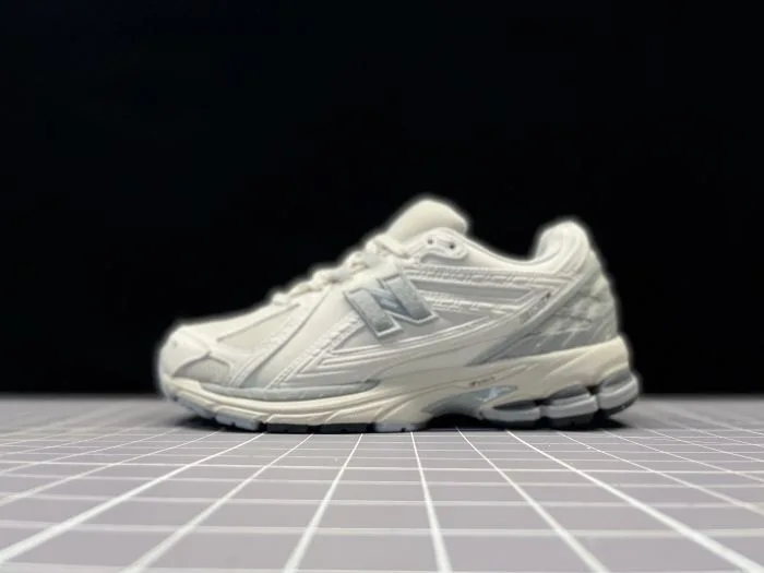 New Balance 1906R