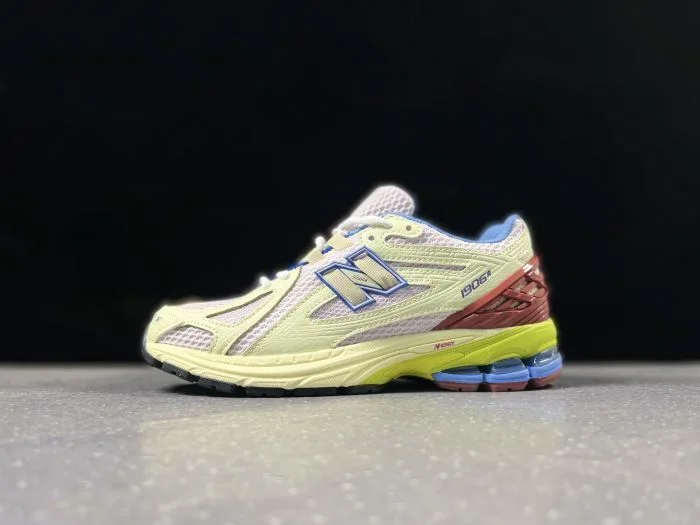 New Balance 1906R