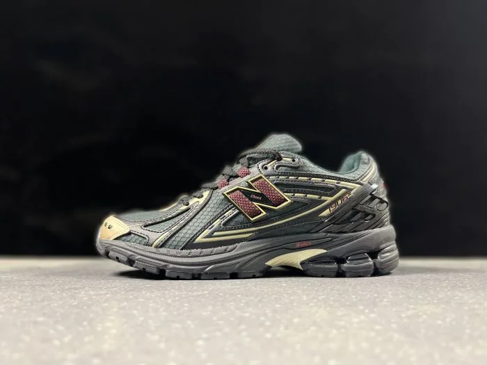 New Balance 1906R