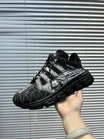 Versace Trigreca Sneakers Low-Top – Black