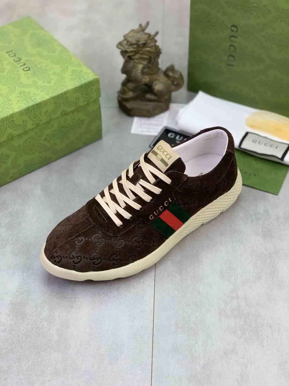Gucci Ace Wildleder Sneakers